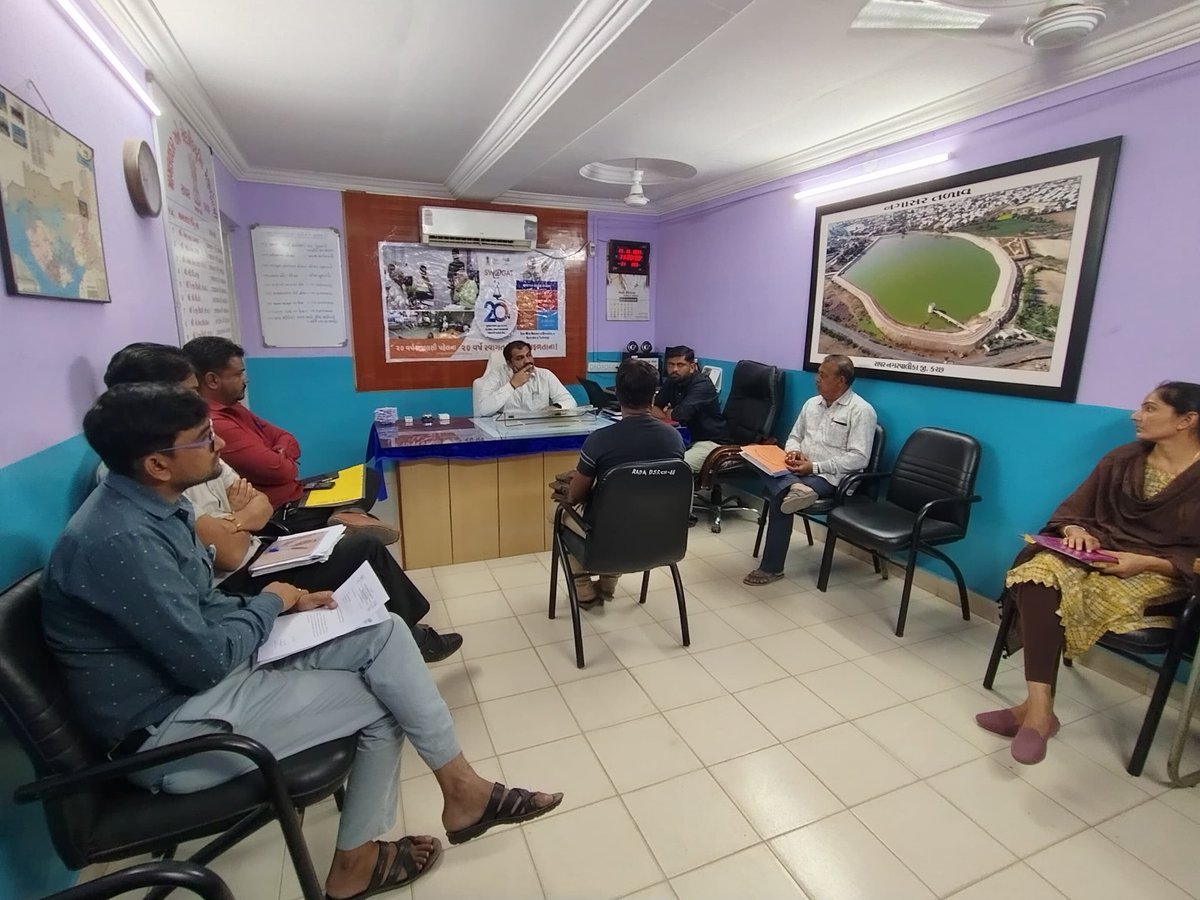 આજરોજ મહિનાના ચોથા બુધવારે રાપર તાલુકામાં તાલુકા સ્વાગત કાર્યક્રમ યોજાયો. જેમાં ૧૩ પ્રશ્નોનો હકારાત્મક અને પ્રજાલક્ષી નિર્ણય કરવામાં આવ્યો. <a href="/mamrapar/">Mamlatdar Rapar</a> <a href="/DcBhachau/">SDM Bhachau Kachchh</a> @CollectorKutch @Bhujmahiti <a href="/BJPVirendrasinh/">Virendrasinh jadeja</a> <a href="/CMOGuj/">CMO Gujarat</a> <a href="/SWAGATOnlineGuj/">SWAGAT Online</a> <a href="/InfoGujarat/">Gujarat Information</a> <a href="/PMOIndia/">PMO India</a>