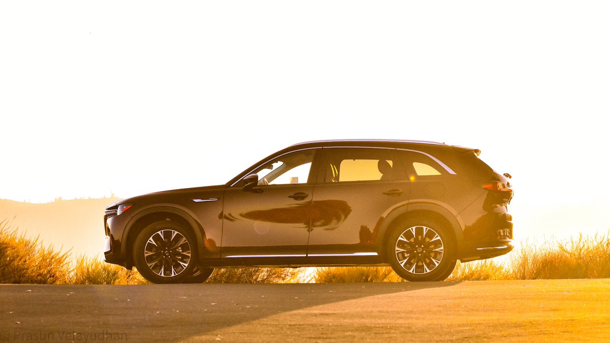 MazdaUSA's tweet photo. Efficiency in a powerful 3-row SUV is bound to leave you glowing — whether it's golden hour or not. Thanks for sharing this beautiful image of your new #MazdaCX90 Plug-in Hybrid, Prasun. (photo: IG/prasuntakesphotos) https://t.co/OJXCwEiAHq