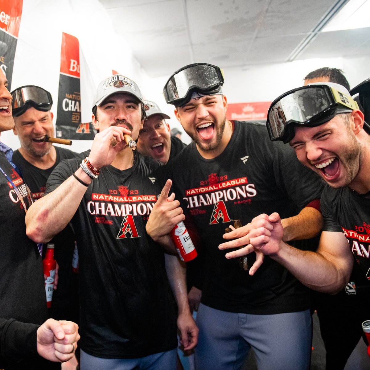 Dbacks's tweet photo. They let the Snakes get hot. 😮‍💨 https://t.co/zz5gdC0XRo