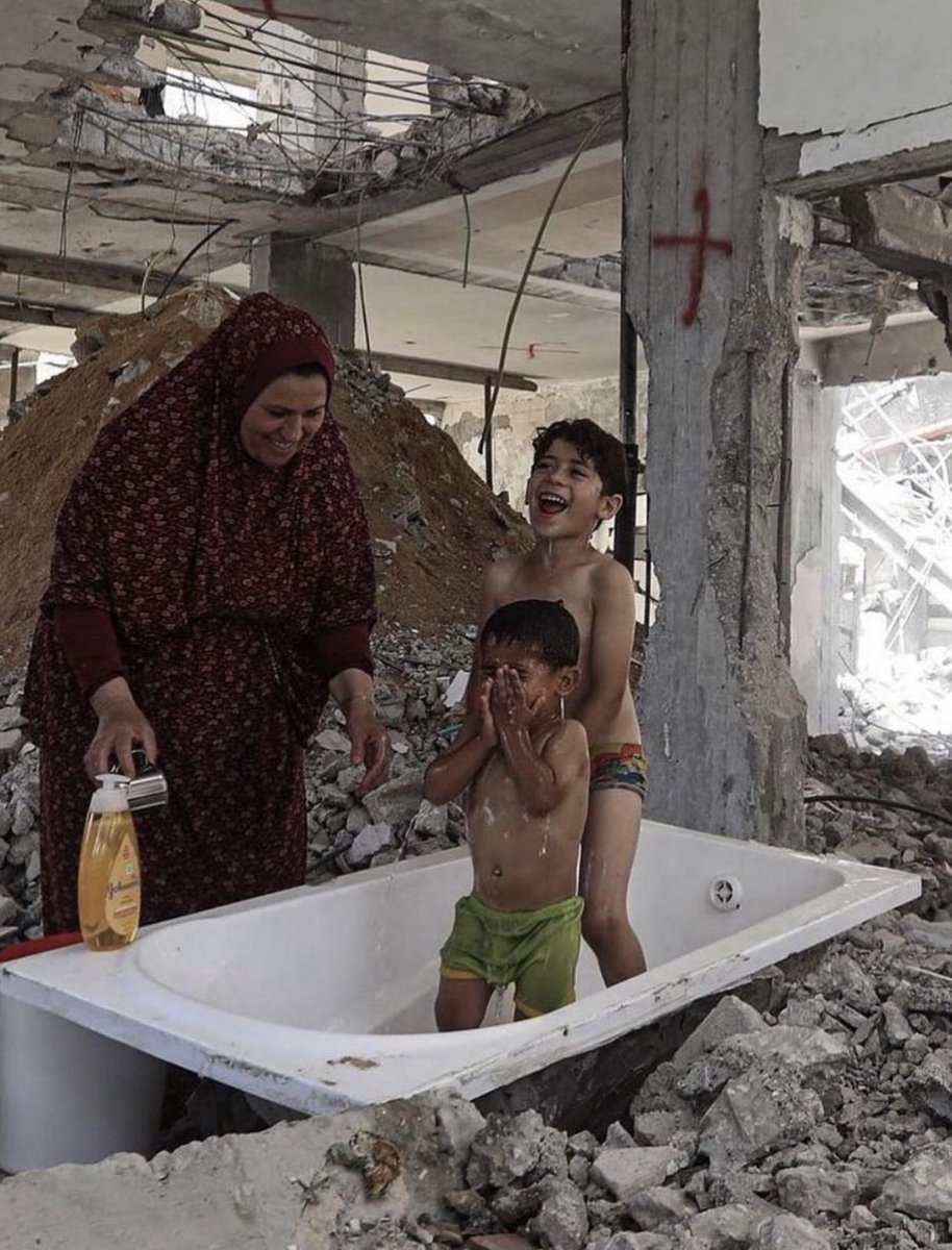 " حتى ولو ضاقت بي الدنيا سعادتي سأصنعها بنفسي …."💔