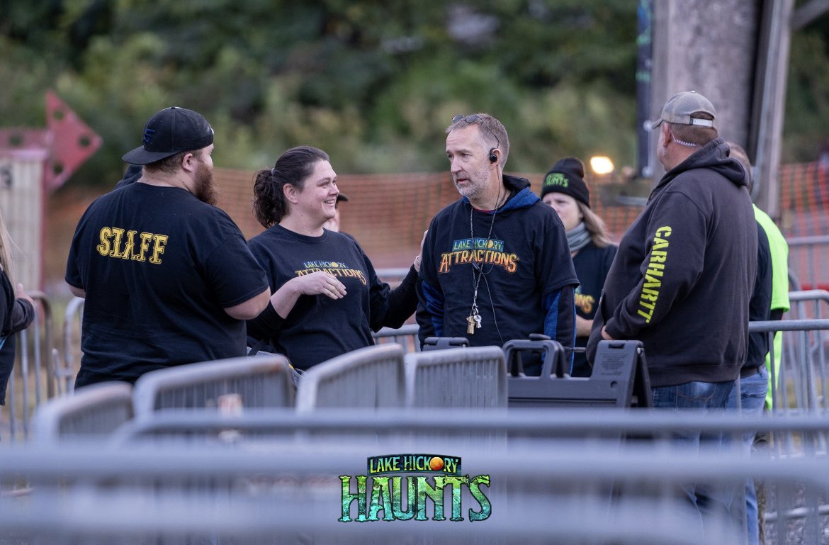 LakeHickoryHnts's tweet photo. We want to give a HUGE shoutout to our Security, Tech Team, Customer Service, Concessions, and Parking people! Every single one of them plays such an IMPORTANT part in making #LakeHickoryHaunts as INCREDIBLE as it is and we cannot thank them enough for all that they do! 🎃🖤 https://t.co/0HA6p3qKNN