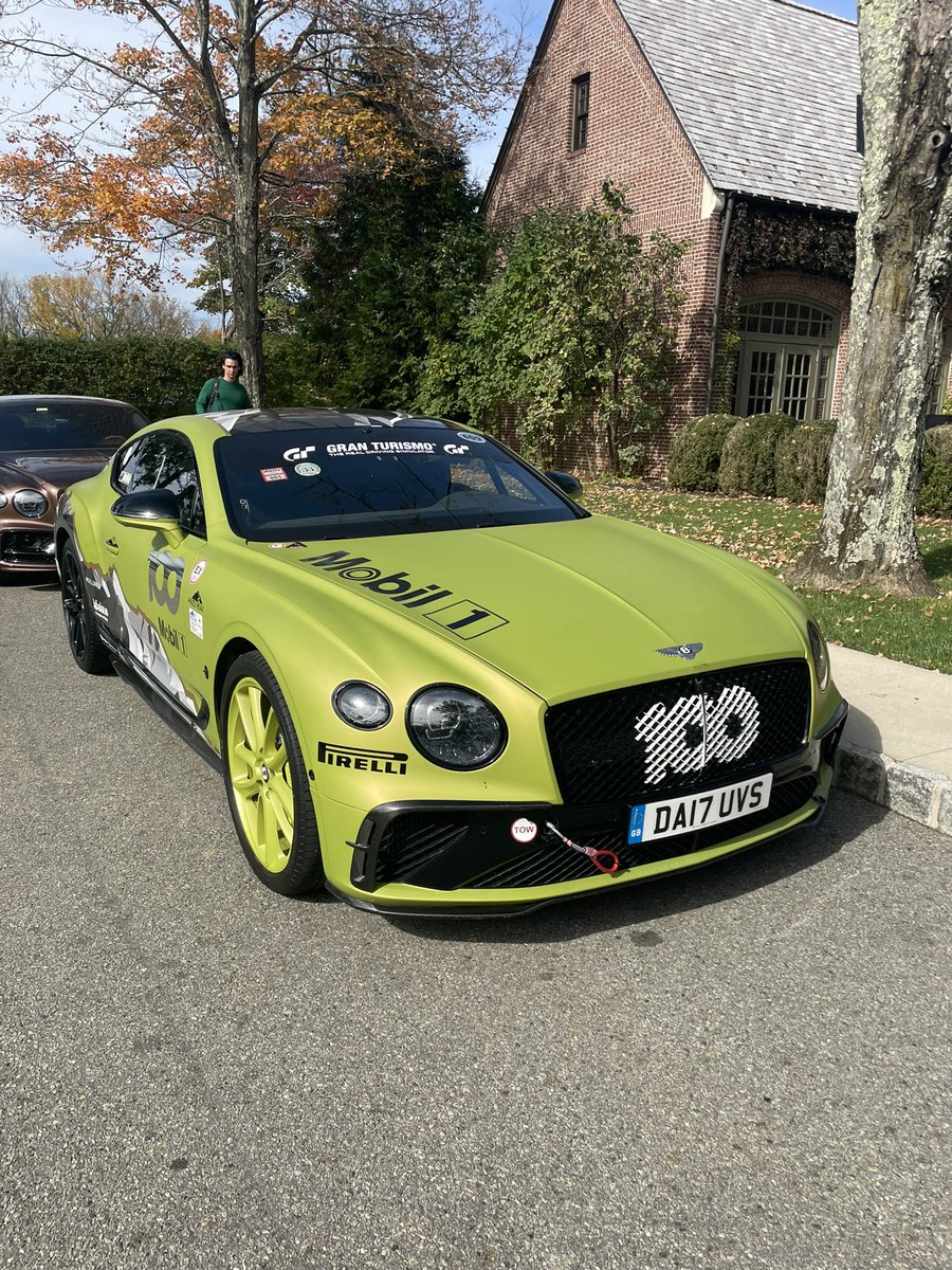 NKcars's tweet image. Enjoying fall foliage and Bentley W12 engines today at ‘the office.’ A lovely mid-week adventure. @BentleyMotors  #WorldofBentley #W12Engine