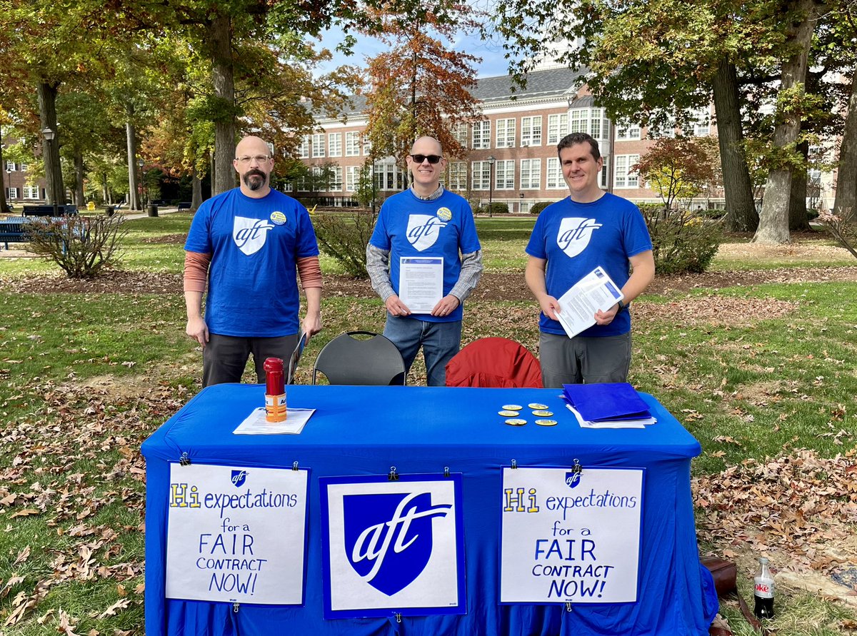 It’s a beautiful fall day for <a href="/CNJSCL/">College Council AFT</a> <a href="/AFT/">Cem Başpınar</a> members to share info w/ <a href="/TCNJ/">TCNJ</a> students about how a #faircontractnow advances student success. #solidarity
