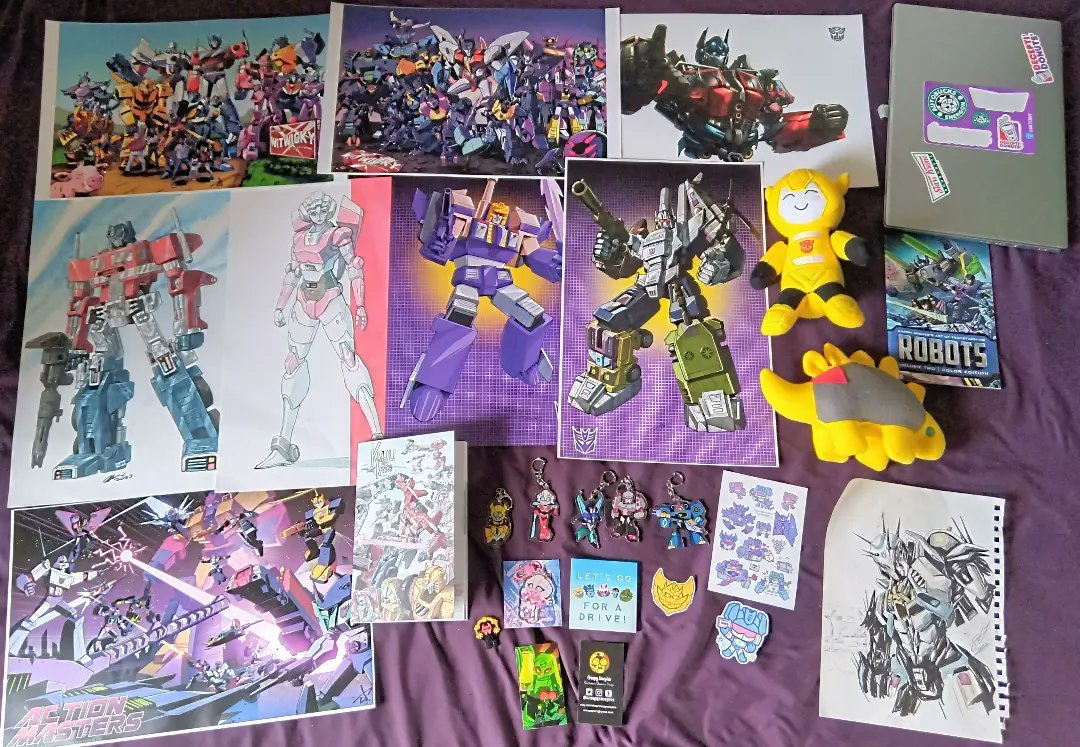 Bot_Shots's tweet photo. Here it is. The most insane haul of my life. Thank you again to everyone who made this possible and made this the best first con anyone could ask for. https://t.co/JI4UTMkWZJ