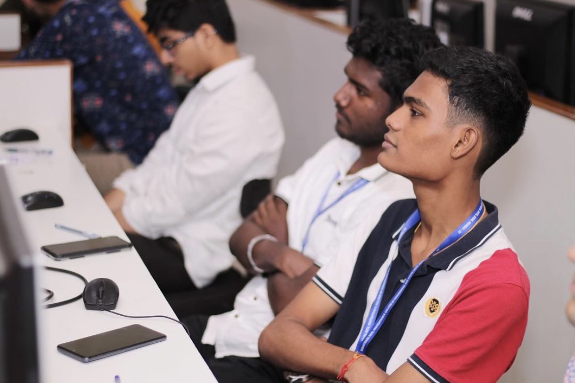 vppcoe_iic's tweet image. IIC organised an Advance Deep Learning Program with Mr. Suneet Gupta whose an amazing person🙌🏻
It’s our greatest honour to have a partnership with IACC.
We the entire VPPCOE family is very grateful for your time and commitment towards the event.
#moeinnovationcell #edcell #vppcoe