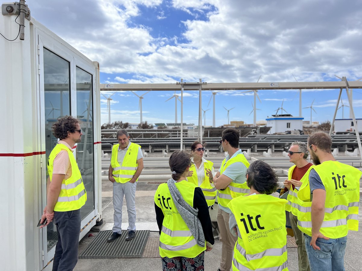 ITCCANARIAS's tweet photo. 🟢El proyecto #ConnectHeat promueve 7 demostrativos de comunidades energéticas térmicas en regiones europeas. #Canarias, una de ellas
https://t.co/0EZqzefwOF
✅Ámbitos de aplicación: #turismo #industria #agricultura #viviendasocial #edificiospúblicos
#calefacción #refrigeración https://t.co/Pfj65qlrEJ