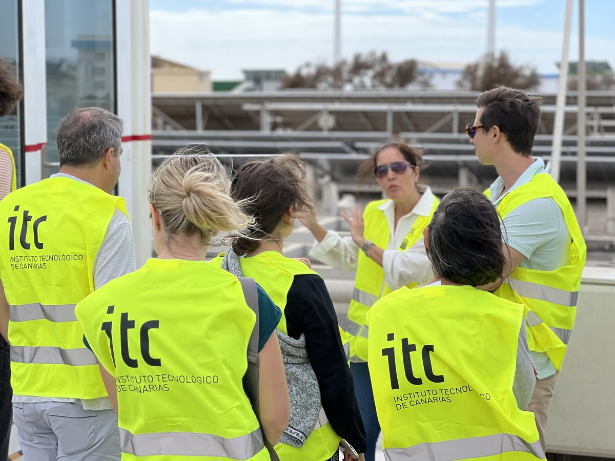 ITCCANARIAS's tweet photo. 🟢El proyecto #ConnectHeat promueve 7 demostrativos de comunidades energéticas térmicas en regiones europeas. #Canarias, una de ellas
https://t.co/0EZqzefwOF
✅Ámbitos de aplicación: #turismo #industria #agricultura #viviendasocial #edificiospúblicos
#calefacción #refrigeración https://t.co/Pfj65qlrEJ