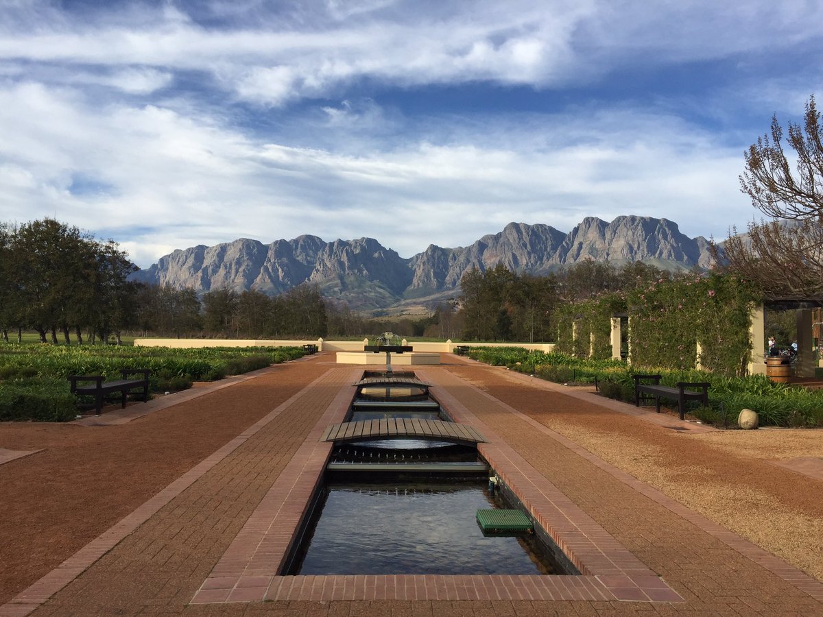 SabeloSamaSwati's tweet photo. The Mother City has some seriously gorgeous places to visit. 🥰 #MagnificentViews https://t.co/hH8NDvuieR