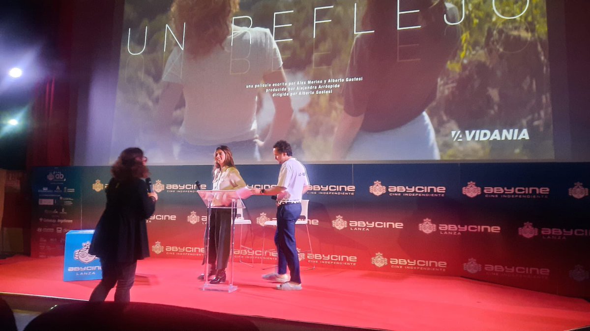 Vidania films (@filmsvidania) on Twitter photo Costó llegar a Albacete por el tiempo pero ha merecido la pena. ¡Gracias, <a href="/abycine/">Abycine Festival</a> por acogernos con “Un reflejo”! Costó llegar a Albacete por el tiempo pero ha merecido la pena. ¡Gracias, <a href="/abycine/">Abycine Festival</a> por acogernos con “Un reflejo”!