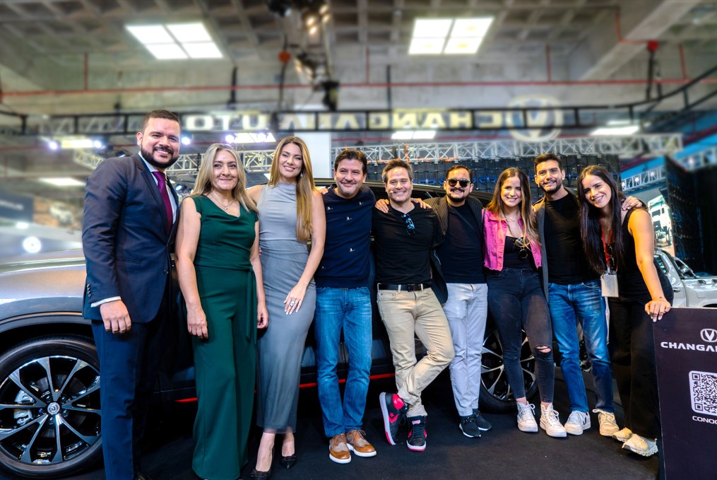 De la mano de #Nexumcorp, #Changan Auto presentó su destacado SUV #X7 Plus en #Automundo 2023. Este vehículo incorpora un acabado premium y un diseño interior más amplio de hasta tres filas de asientos.

Artículo completo en bit.ly/3S8r9mb