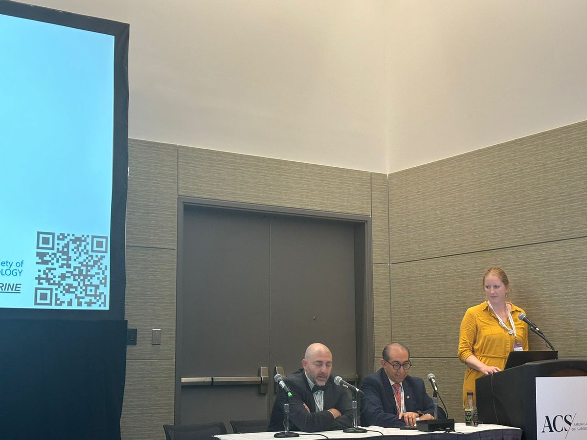 GabrielleVanRam's tweet photo. Presentation at #asccc2023 with a small touch of #WOLVERINE study @escp_tweets https://t.co/8qgrI4kk0w