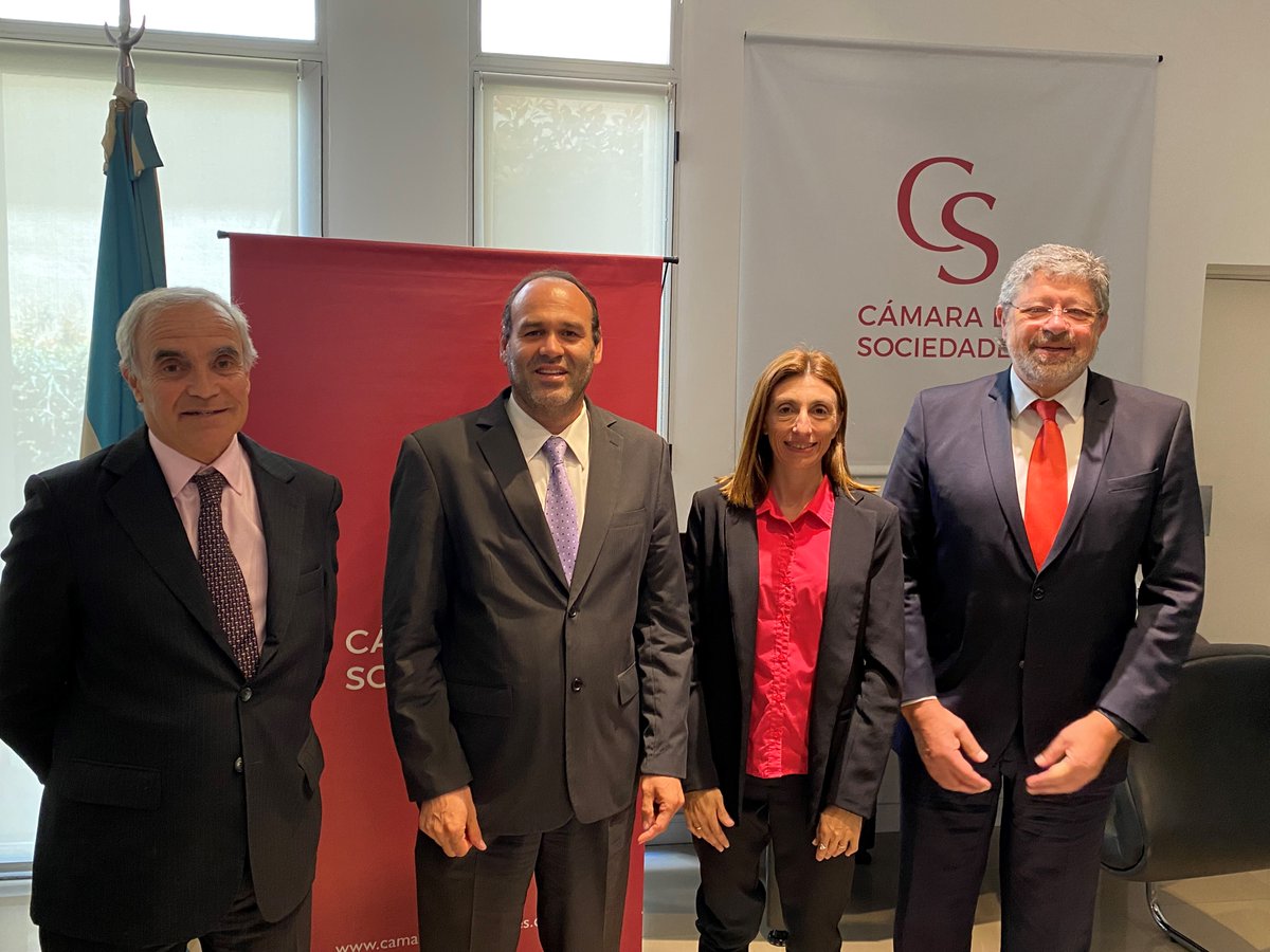 📢 Hoy realizamos la jornada "Actualidad en reintegros de IVA por exportación".

🙌🏻 ¡Muchas gracias a los disertantes María José Daró, Jose Viola y Néstor  Daniel Rossi por tan interesante exposición!

⏩ Coordinadores: Carlos Oteiza Aguirre, Jorge Perdomo y Ofelia Seoane.