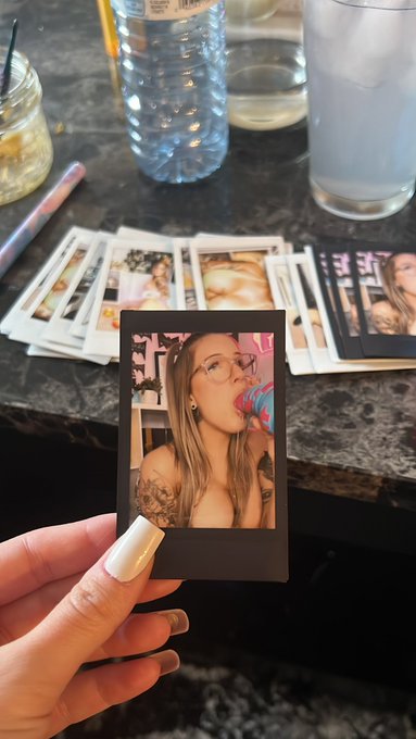 I have a lot of extra Polaroids   Who wants one ? https://t.co/ZZQxnHhXNY