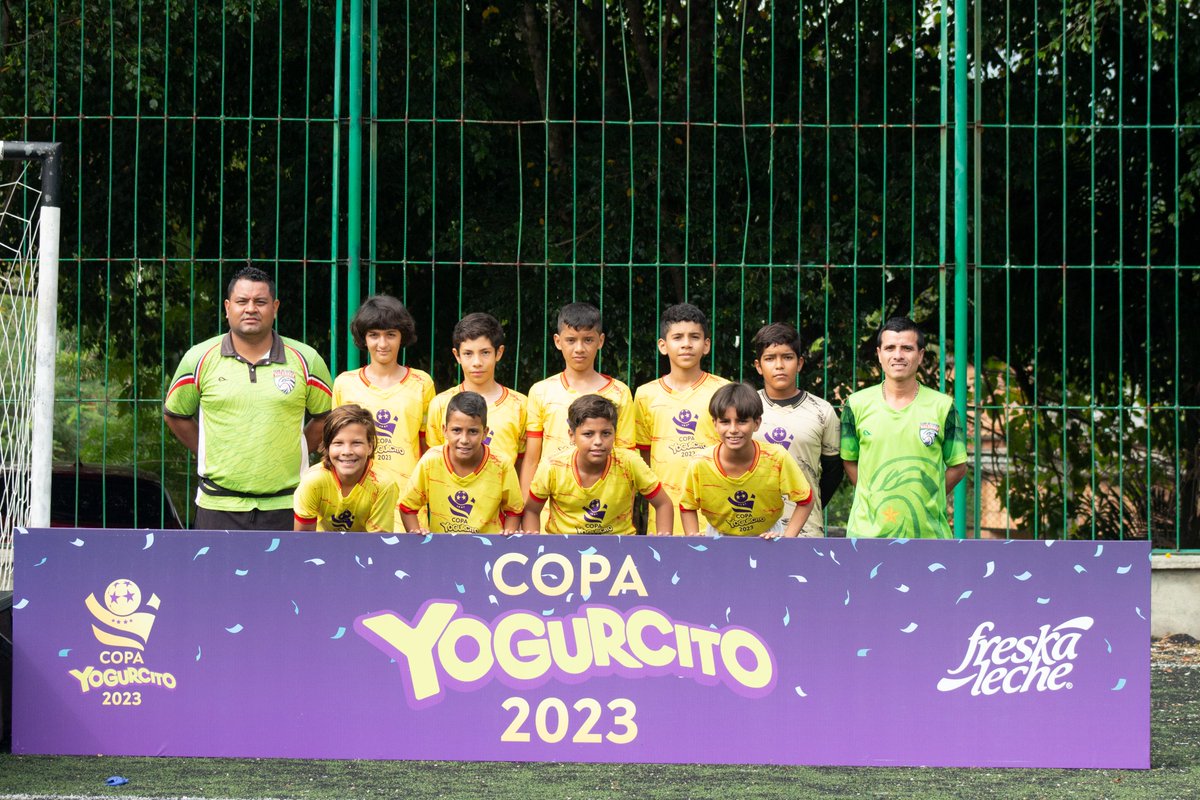 Freskaleche's tweet photo. Nos sentimos FELICES de brindar espacios llenos de diversión al aire libre, deporte y sobre todo poder descubrir a NUEVOS TALENTOS que nos deleitan con el SABOR de sus jugadas. ⚽️ https://t.co/gputZ6dbqo
