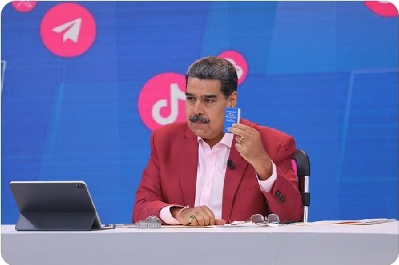 Ysabelina4's tweet photo. Informó el Pdte. de la República Bolivariana de Venezuela, @NicolasMaduro a travez de su cuenta twiter q este 3 de diciembre se realizará el septimo Referendo Consultivo, cn el fin d ratificar la independencia d la tierra y el mar que liberaron nuestros próceres.

#ActivosYFirmes https://t.co/Q7fXGZvk8m