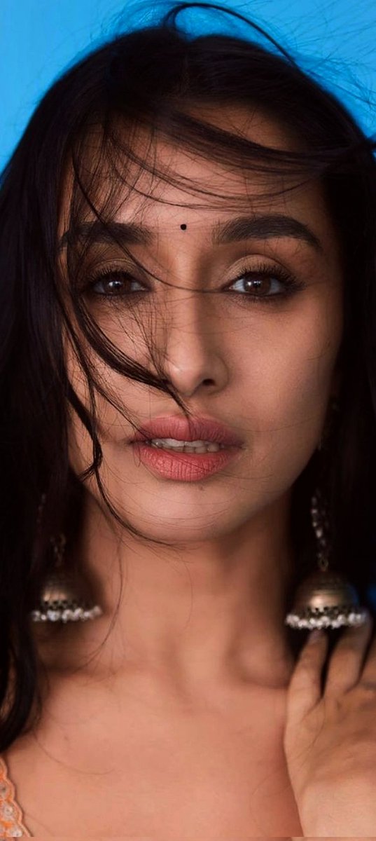 18plus57164418's tweet photo. #ShraddhaKapoor #actress #Bollywood #screenshot https://t.co/g3vGV7LQV9