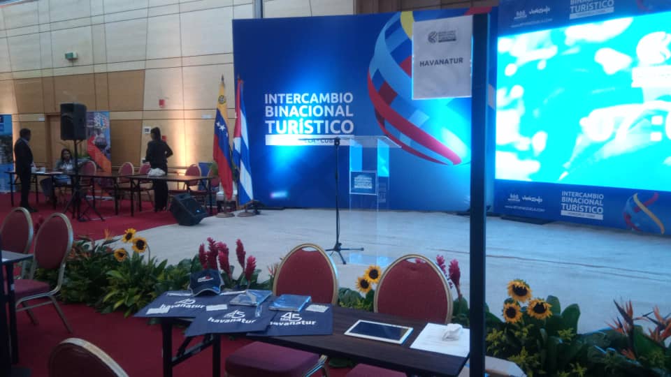 HavanaturCuba's tweet photo. #AtréveteAVivirlo 🇻🇪🇨🇺 @HavanaturCuba muestra sus productos y servicios en el Primer Intercambio Binacional Turístico Venezuela - Cuba 🤝
🌐 https://t.co/j2OpZIHLSu
#CubaTeEspera con sus atractivos turísticos desde #IslaMargarita en el #IBT23 👍
@Venetur_oficial https://t.co/x5SBd1C6tt