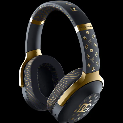 E__Collab's tweet photo. Dolce & Gabbana x Razer 🟢

Décidément, le luxe et le gaming ne se lâchent plus.

La marque italienne collabore avec Razer et nous tease de nombreux produits pour fin 2023. Pour le gaming, on aura un casque et un fauteuil, et coté vêtements, ce sera sweat, pantalon et t-shirts.

🔗: https://t.co/037qNnadrD

#Razer #DolceGabbana