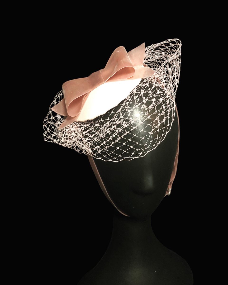 DebaucheeDesign's tweet photo. #latex Bow round fascinator with birdcage veil, clips to attach to hair or adjustable chin strap to wear with a #rubber hood! Available in any colour combination. Coming soon to Debauchee store. #latexfetish #latexclothing #latexfashion #latexdesigner https://t.co/dq7OFKe9Zs