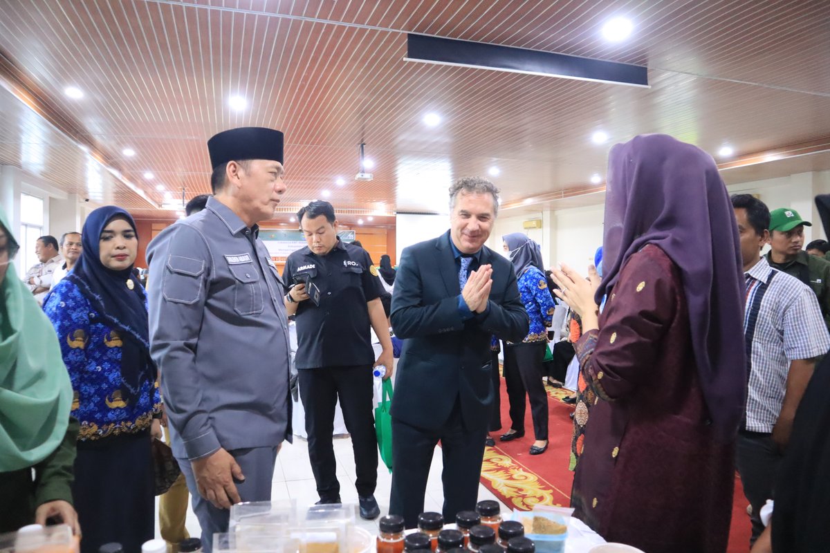 Hanns R. Neumann Stiftung (@hrnstiftung) on Twitter photo HRNS Indonesia celebrated #๐๐ง๐ญ๐๐ซ๐ง๐๐ญ๐ข๐จ๐ง๐๐ฅ๐
๐จ๐จ๐๐๐๐ฒ with a gathering of 60 women's groups from OKU Selatan, #SouthSumatra. In collaboration with the district government, HRNS empowers women through #sustainablebusinesses, #productdevelopment, and #marketing! HRNS Indonesia celebrated #๐๐ง๐ญ๐๐ซ๐ง๐๐ญ๐ข๐จ๐ง๐๐ฅ๐
๐จ๐จ๐๐๐๐ฒ with a gathering of 60 women's groups from OKU Selatan, #SouthSumatra. In collaboration with the district government, HRNS empowers women through #sustainablebusinesses, #productdevelopment, and #marketing!