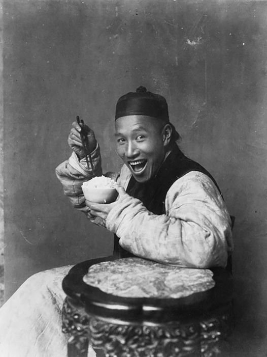 flufftheory's tweet photo. "Happiest Man in China", taken in 1901 by British anthropologists after deciding to document the Chinese. The Chinese didn't know photos were a "serious matter" and decided to be goofy, hence the pose and smile! https://t.co/BEX5MQZVmH