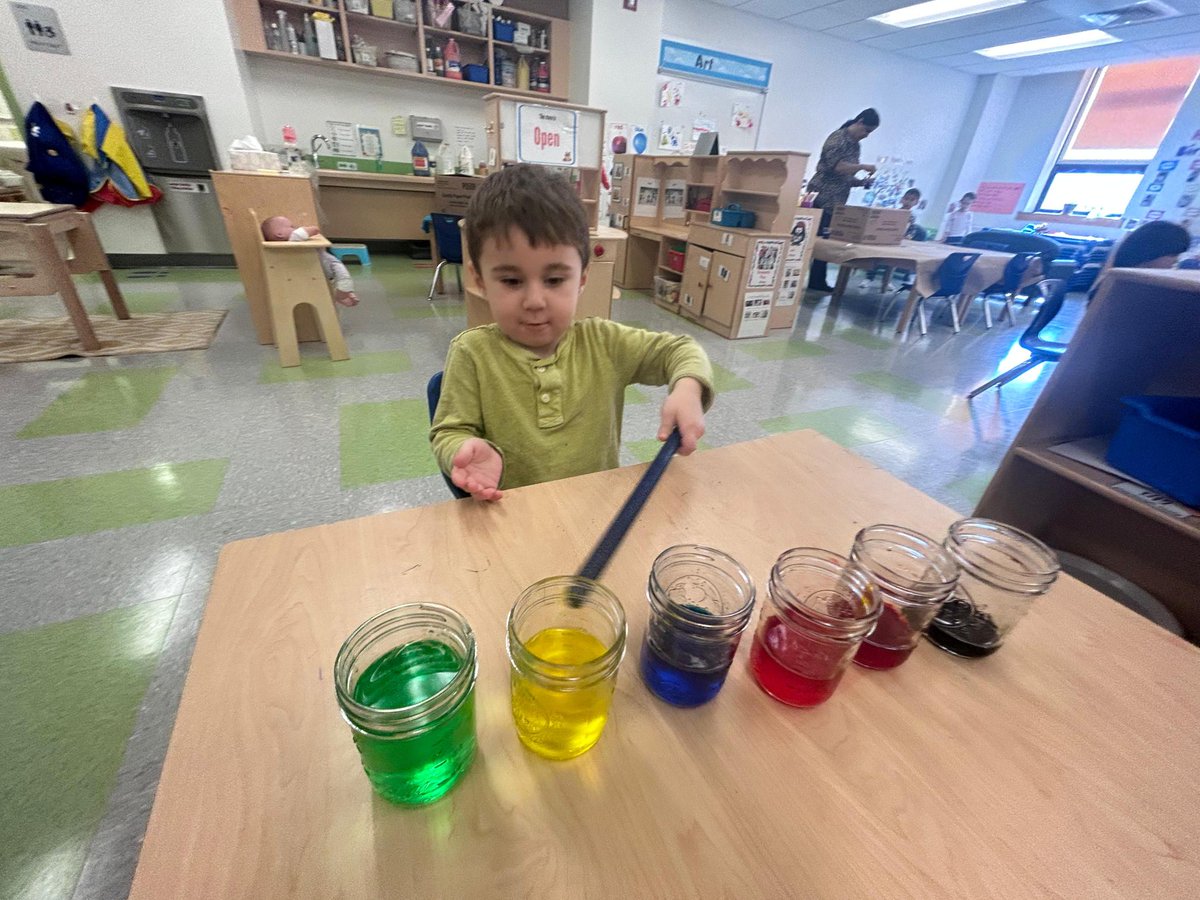 D30PreK's tweet photo. Our last day of our Sound Mini-study, our friends created sounds by tapping jars with different water levels! How cool is that!? #D30 #goodforALLchildren #3kforALL #ministudy https://t.co/bpwKmuHn0G