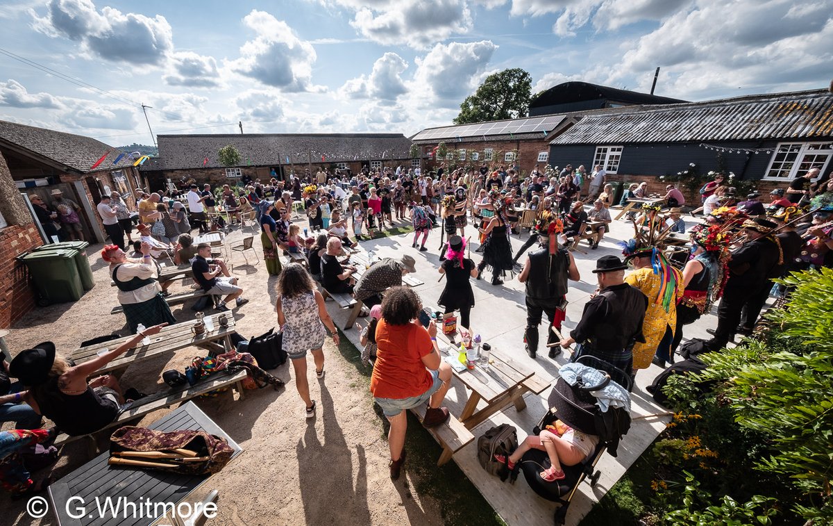 offthetracks's tweet image. Is it pay day for you? 
It's a good time to buy your Off The Tracks tickets for 30, 31, Aug &amp;amp; 1 Sep 2024
offthetracks.co.uk 
Castle Donington