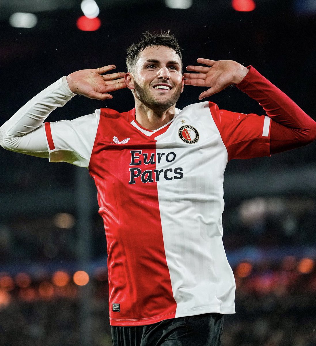OnsFeijenoord's tweet photo. Santiago Giménez is de eerste Feyenoorder met 9 doelpunten oprij in alle competities sinds Graziano Pellè. #Feyenoord https://t.co/PoYL2awz2S