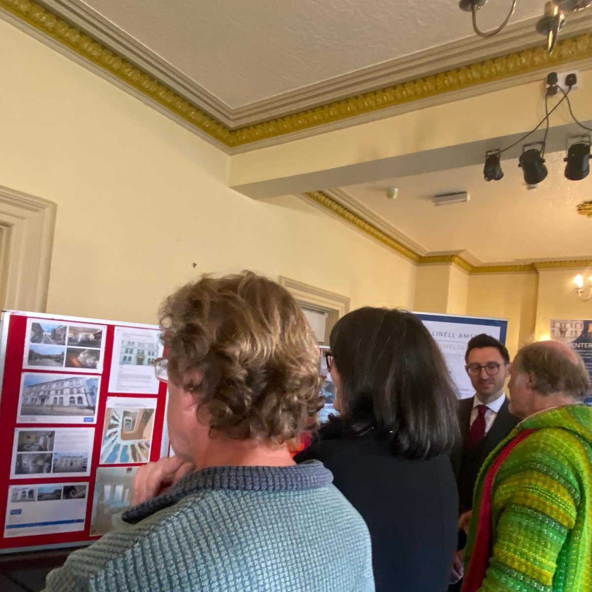 TwrPwllheli's tweet photo. There will be a clip about menter @TwrPwllheli on the @henos4c program tomorrow night.
Look out for us from 7pm on @s4c👀
#pwllheli #penllŷn #communityventure #supportlocal #cymunedoli #communityownership https://t.co/ATTNYwp4Lq