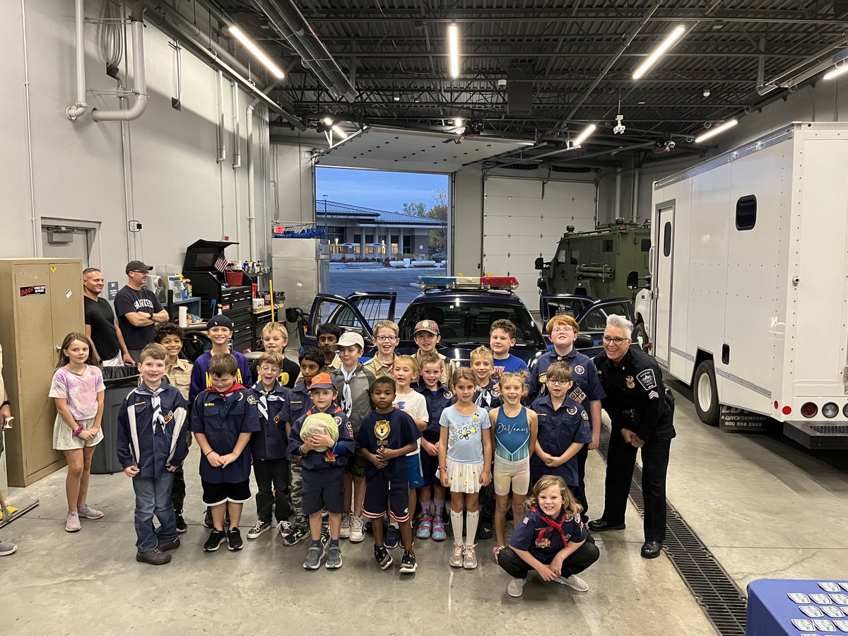 FishersIN's tweet photo. Great time with our #ScoutingFriends last night as they toured the @FishersFireDept, learned #FirstAid from the Fishers YMCA, and @Fishers_Police. Keeping our kids safe is always a priority! https://t.co/vOmrO3dZTw