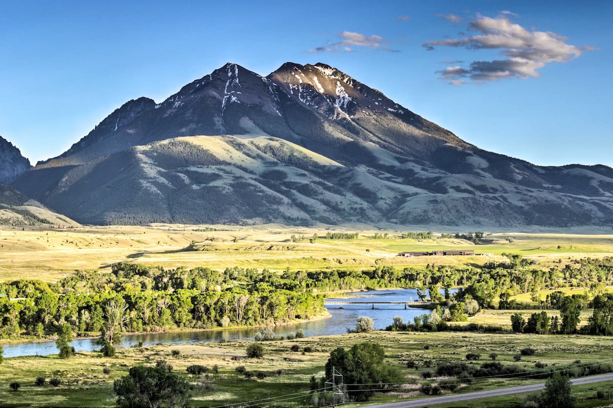 Those Spacious Montana Mountains😍: #bigskycountry #Montana #bestplace #nationalparks #exploremontana #montanagram #beautiful #Love #mountains #travel #vacationmode #landscapephotography #photo