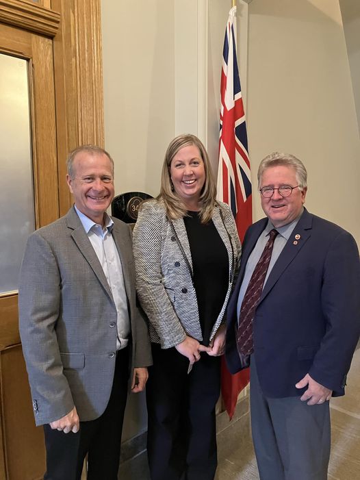 SenatorRobBlack's tweet image. This morning I met with representatives of @OntarioPork, who are currently doing great work with ASF and the New Ontario Swine Research Centre! Thank you Tara Terpstra, and Ken Ovington. #CdnAg #AgMatters #RuralMatters @SenateCA @cdnpork @OntarioPorkNews