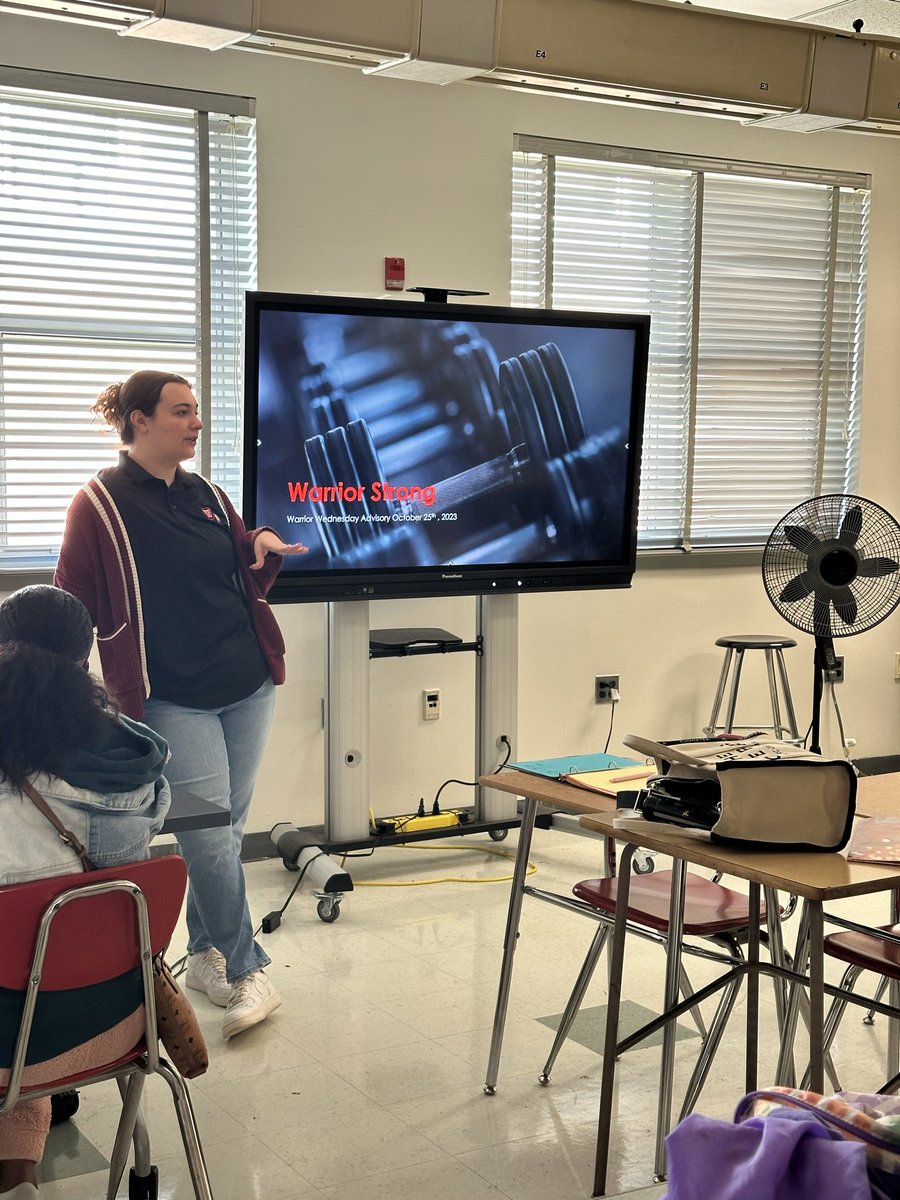 MrsLorynDoelle's tweet photo. Our Warrior Wednesday centered around how together we are #WoodlawnStrong. We rejuvenated our SELF expectations of how to flex our strengths throughout the building! @JamelJernigan @WoodlawnHS_BCPS @KyriaJoseph https://t.co/TvW58aVz8v