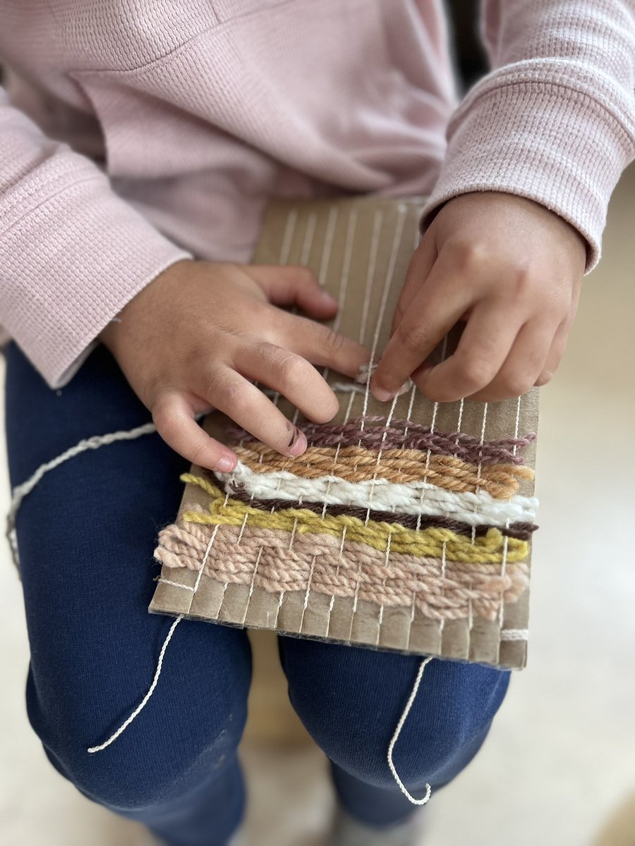 HinderYYC's tweet photo. Grade two friends are working on weaving their nature stories.
“Look at me I am so proud of myself.”
Me: why?
“Because I did so well and these are all my favourite colours. Smooth, beautiful + I don’t want it to end.”
#learningthroughthearts https://t.co/G4OcgLdL1m