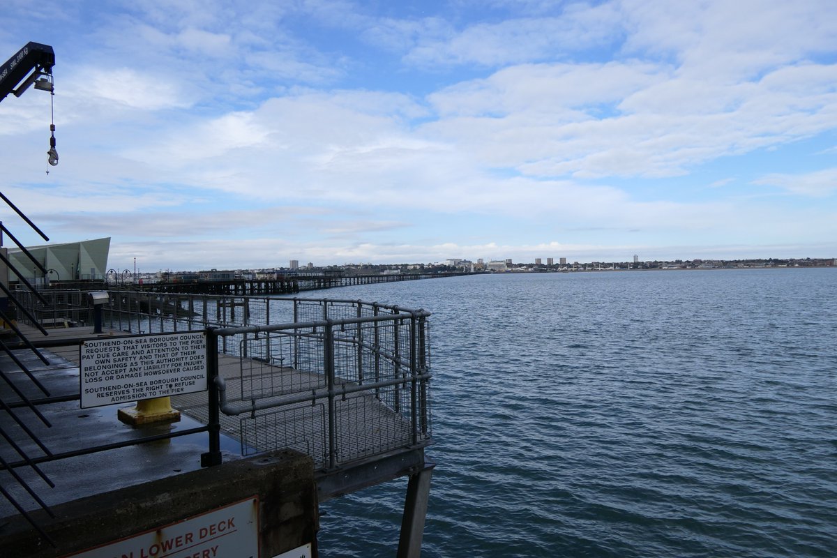 Nesquik1962's tweet image. Originally a bit murky out there but started clearing after a while. View from #SouthendPier back to shore.