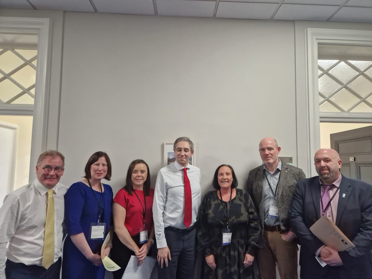 Debbie Kelleher RT (@debbie_kelleher) on Twitter photo Delighted to collaborate today and meet with minister <a href="/SimonHarrisTD/">Simon Harris TD</a> to discuss increasing student places and supports for #radiationtherapists. Gratitude to <a href="/ColmBurkeTD/">Colm Burke TD</a> for his continued advocacy.<a href="/claracremin1/">claracremin</a> @LeechmMichelle <a href="/markmcentee/">Prof Mark McEntee</a> <a href="/UCCMedHealth/">UCC Medicine & Health</a> @TCDRadTher <a href="/siptuhealth/">SIPTU Health</a> Delighted to collaborate today and meet with minister <a href="/SimonHarrisTD/">Simon Harris TD</a> to discuss increasing student places and supports for #radiationtherapists. Gratitude to <a href="/ColmBurkeTD/">Colm Burke TD</a> for his continued advocacy.<a href="/claracremin1/">claracremin</a> @LeechmMichelle <a href="/markmcentee/">Prof Mark McEntee</a> <a href="/UCCMedHealth/">UCC Medicine & Health</a> @TCDRadTher <a href="/siptuhealth/">SIPTU Health</a>
