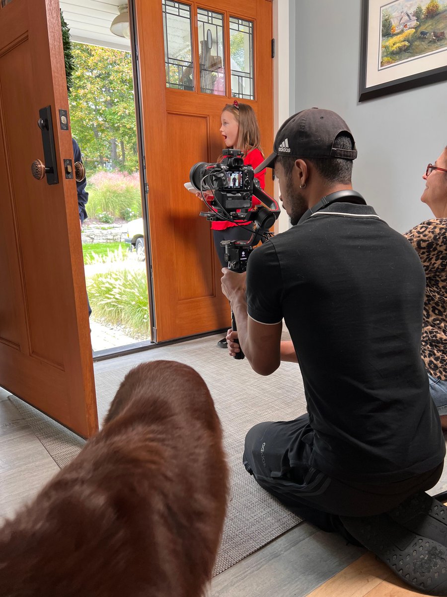 BrawnMedia's tweet photo. 📽️ Lights, camera, action! We've got a sneak peek behind the scenes of our latest video shoot for Mirabito - where creativity meets the camera lens and magic happens!

#brawnmedia #video #commercial #marketing https://t.co/dEuwB3Rn2s