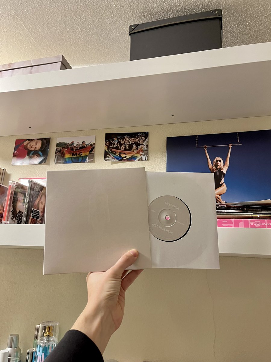 eugivola's tweet photo. Welcome home #UTBY vinyl 🫶🏻 https://t.co/x8cmnhA7L9