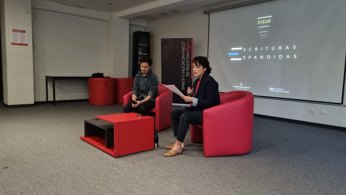 DigitalLabUDP's tweet image. 🎥🖊️Ciclo de escrituras expandidas.

📸Algunas imágenes de nuestro Tercer encuentro de Escrituras Expandidas de este año. En esta oportunidad tenemos como invitado al cineasta especializado en guion y dirección, Carlos Leiva.