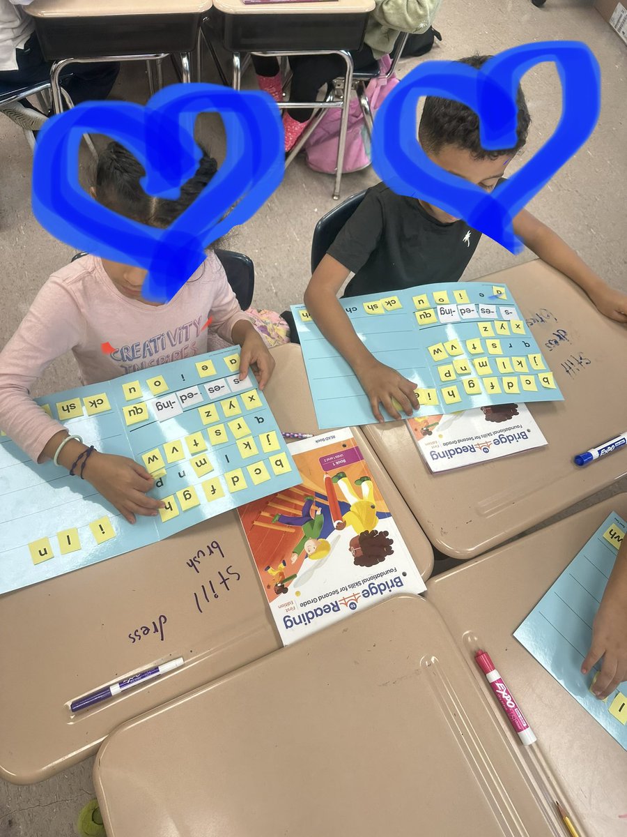 Segmenting transfers to encoding (writing and spelling) These kiddos are being set up for word recognition success! 
#BridgetoReading <a href="/HeggertyPA/">Heggerty</a>
