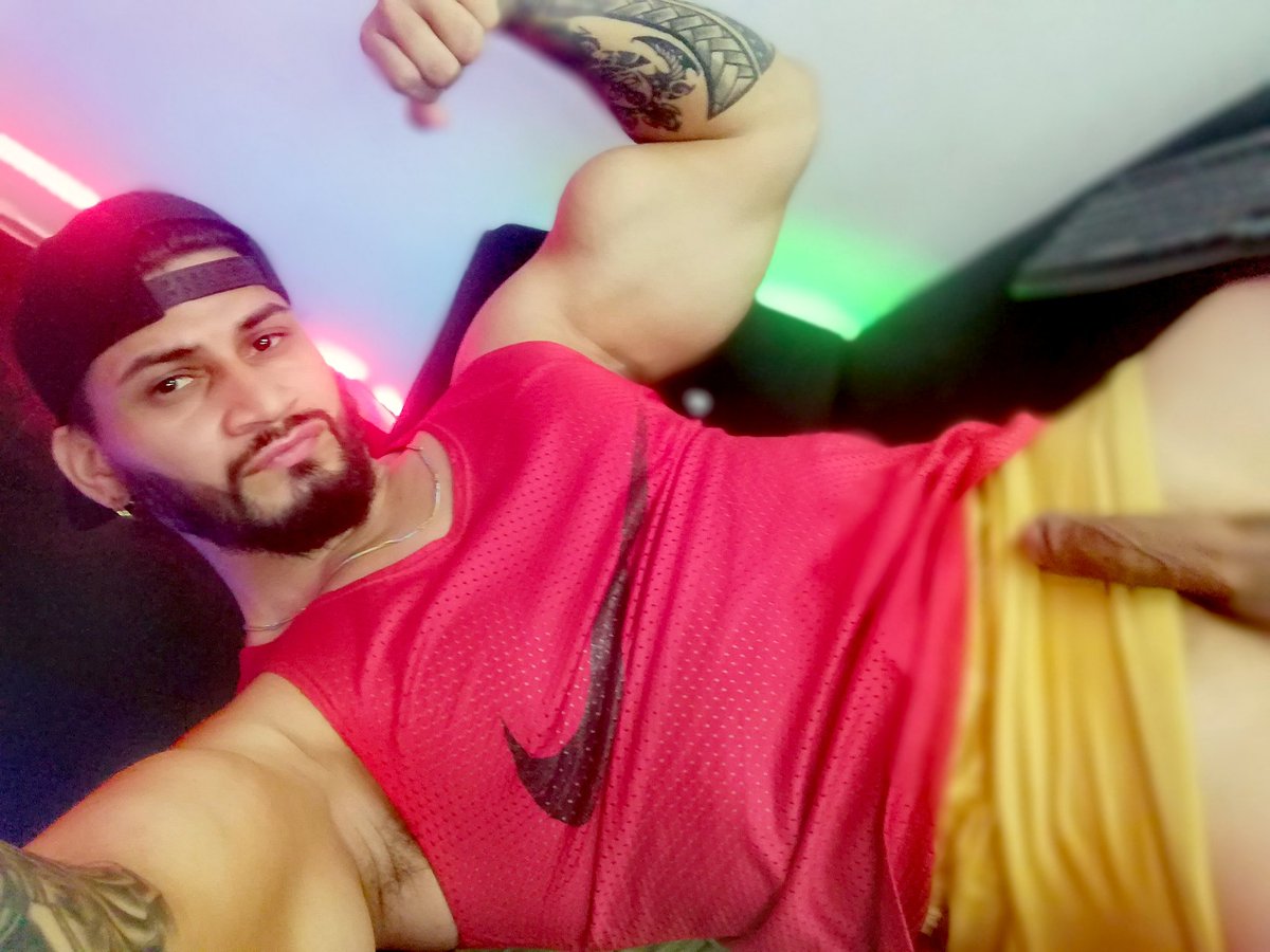 AHaeht's tweet photo. Poder muscled 🤩😘 https://t.co/XUfPtz7Bam