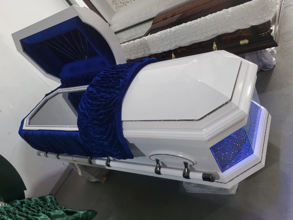 TshiamoModibedi's tweet image. Rest in power
TSHIAMO MODIBEDI FUNERAL SERVICES
#RIP
Velvet, A Touch Of Gold,Glass, Diamonds, Lights &amp;amp; Metalic White
#HighStandard
#ModibediFunerals