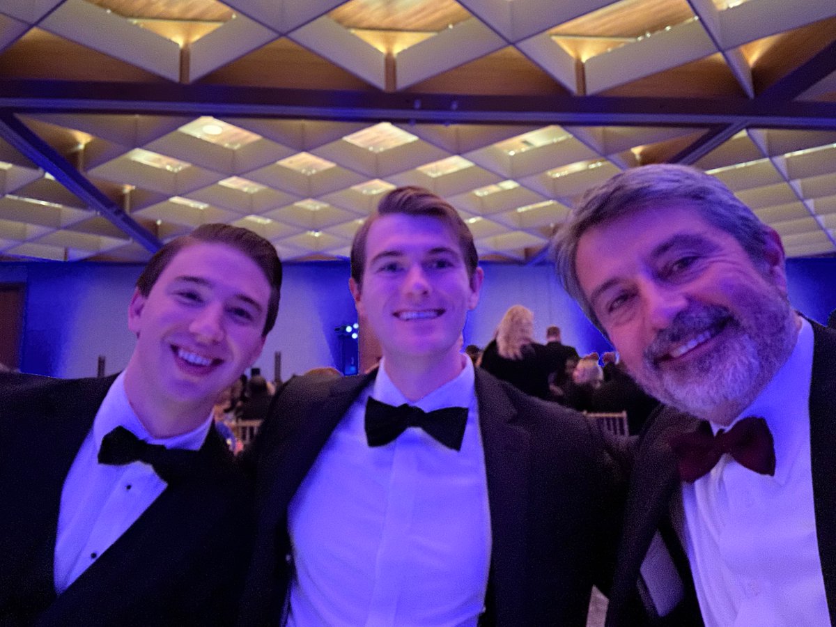 Our #surgery faculty, students and trainees are at #ACSCC23, sharing clinical and non-clinical knowledge, presenting groundbreaking #research and networking with peers from around the globe. Great scientific program, @amcollsurgeons 🙌