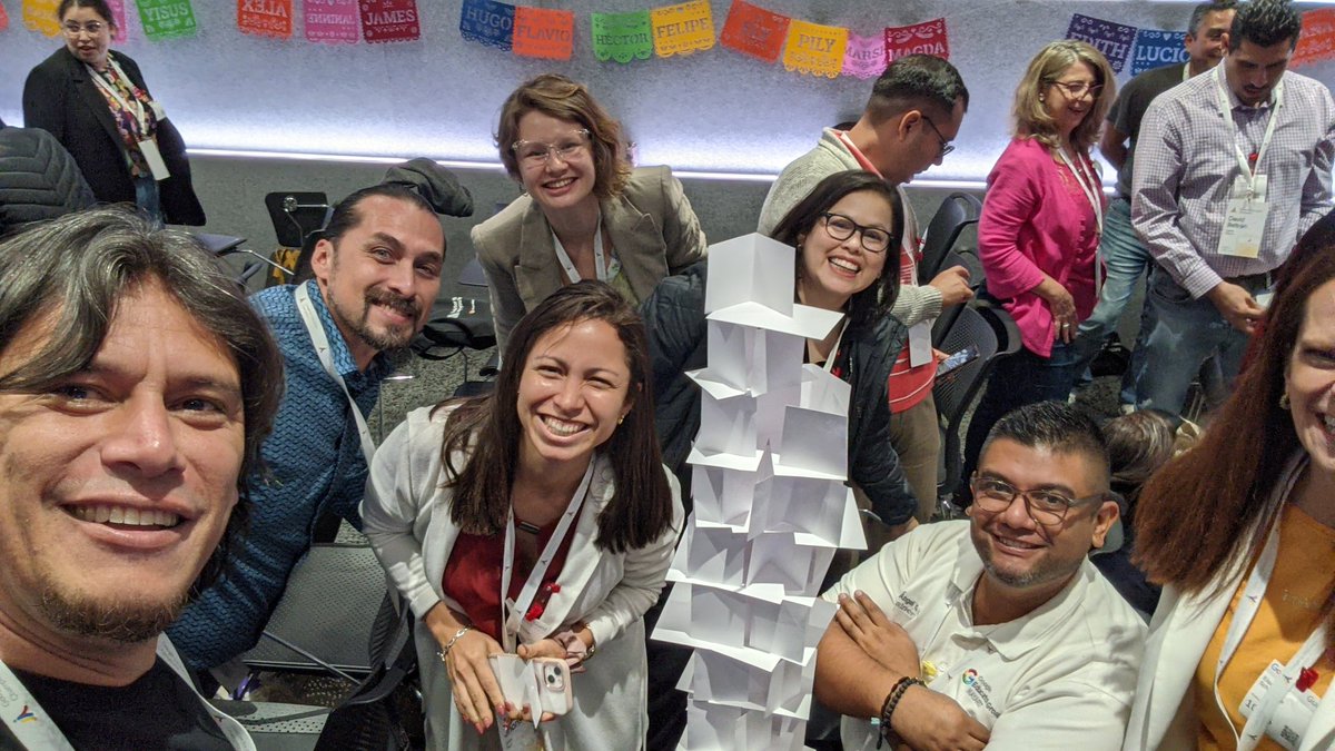 Lucio Velarde Robles (@luciovelarde1) on Twitter photo Equipo 5 en el simposio #GoogleChampions <a href="/maog1984/">Miguel Ortega</a> y más Equipo 5 en el simposio #GoogleChampions <a href="/maog1984/">Miguel Ortega</a> y más