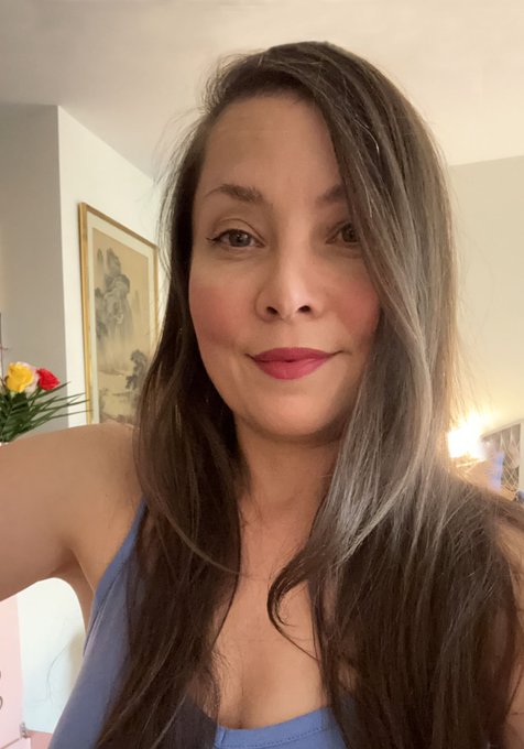 Saying hello with this selfie. Say hi back! https://t.co/R4jKLrTsMr<a href="/tag/onmfc"class="tags"><span>#onmfc</span></a>