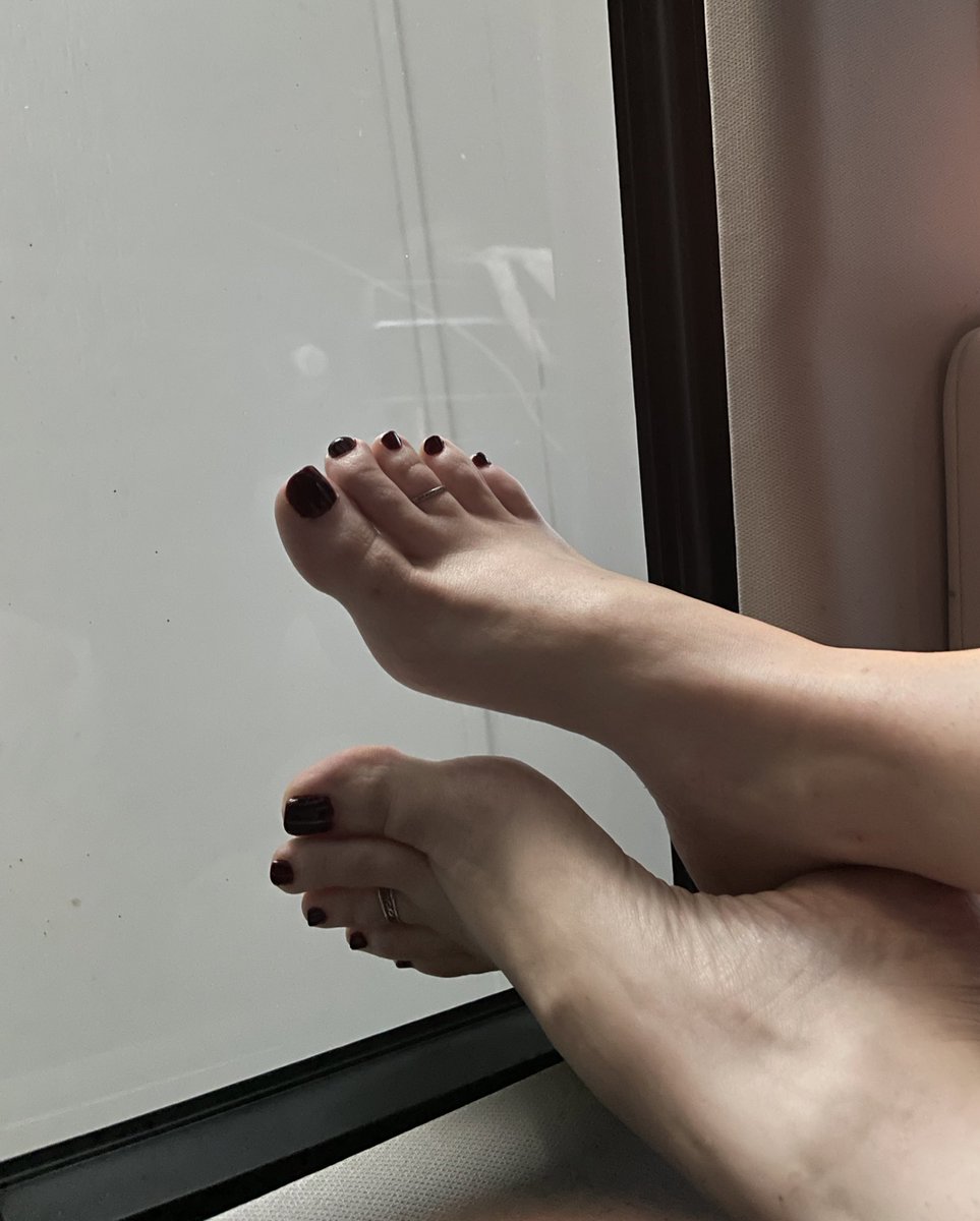 AlliesHiArch's tweet photo. Car fun! #cutefeet #feet #feetlove #feetcommunity #feetpic #feetpictures #flipflops #feetpicturesonly #feetworship #foot #footfetısh #footloversonly #footworshi̇p #prettyfeet #arches #sellfeetpics @VIPFeetOnly @perfeet_gallery @feetandsoles5 @feetmodelreview https://t.co/Pr7A19zTUO
