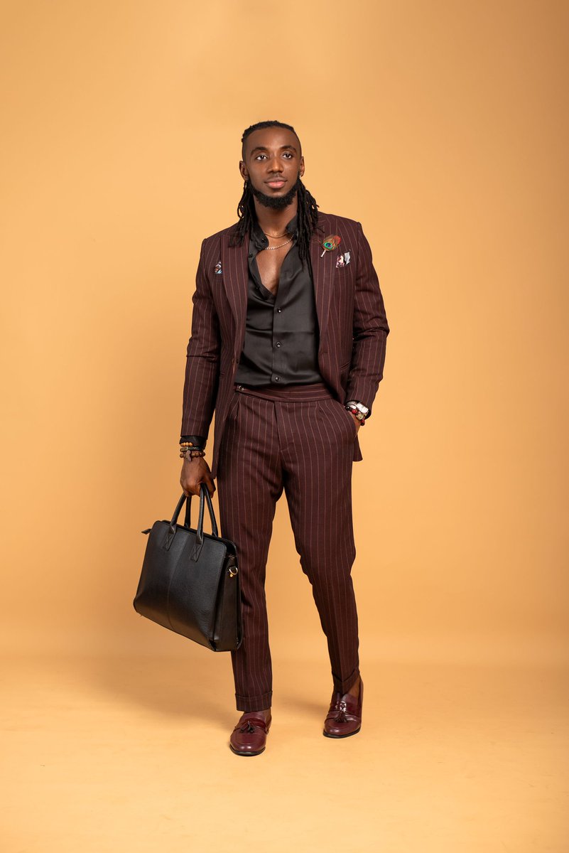 eladopere_evan's tweet photo. A face to remember in a Tight attire @TightConsulting
If you were me...Which slide would you frame?🤷🏾♂️
📷 @samson_dimeji never misses❤❤
#shnevs #tightconsulting #tightman #shoot #fashionshoot #fashion #fashionmodel https://t.co/do8UarRIl2