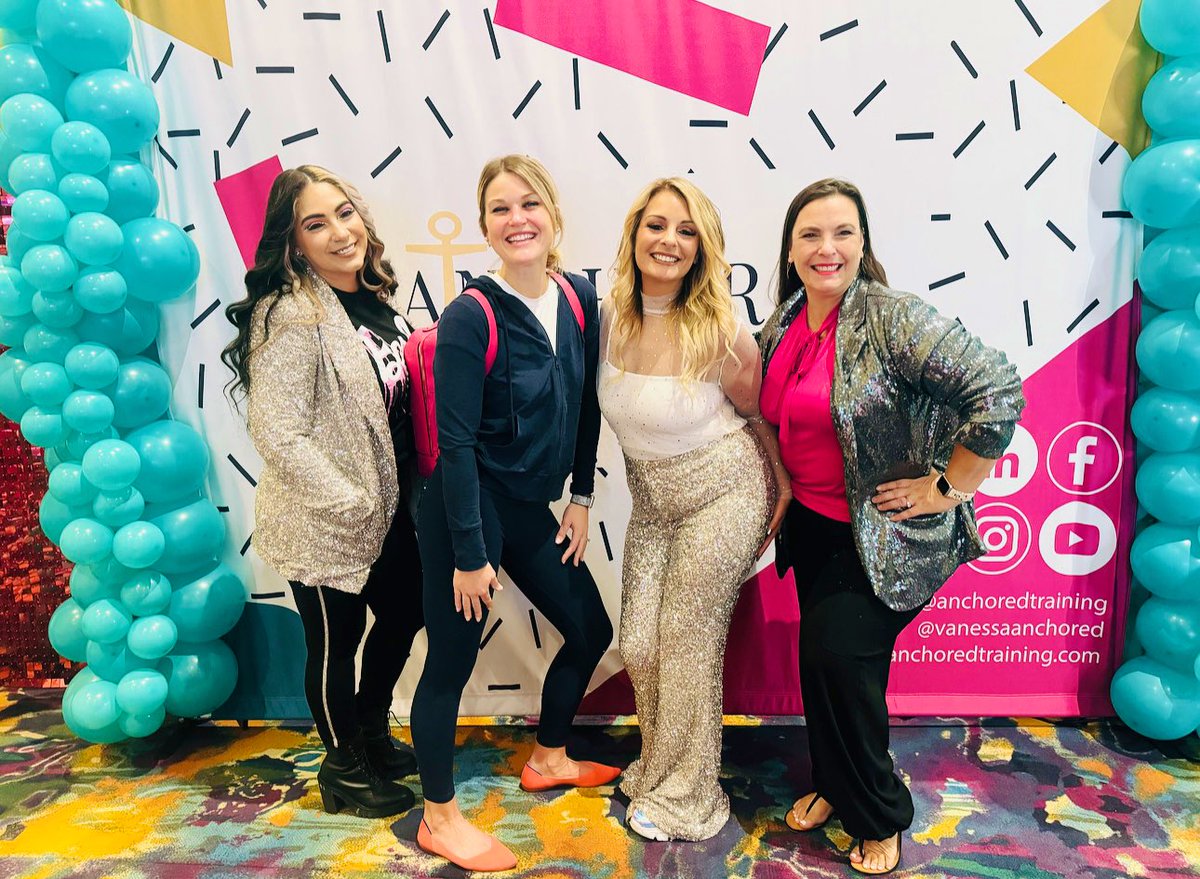 mrswilliams21c's tweet image. Met my soul sisters! @AnchoredTrning @LearningGuild #DevLearn2023 💖✨