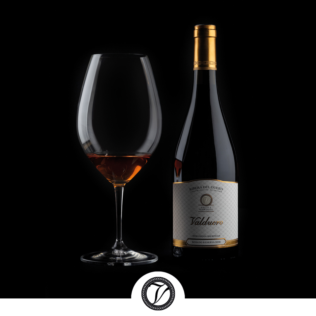 bodegasValduero's tweet photo. Valduero Rosado Reserva 2016
Albillo Mayor y Tempranillo, Un vino que todo el mundo de la alta gastronomía estaba esperando.
Un vino que revela el potencial de guarda de los vinos rosados hechos de estas variedades en Ribera del Duero, compitiendo con los mejores del mundo. https://t.co/Aiqi3PvOJ3