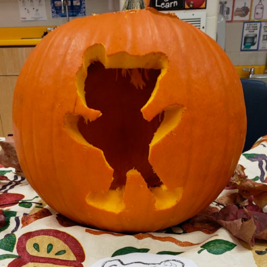 Have you submitted your carving yet? Don't forget to enter our annual pumpkin carving contest before October 31st! Tag us or email info@fncaringsociety.com to enter! 🐻‍❄️🎃